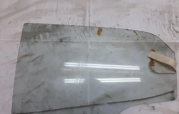 Mazda 2 Rear door window glass