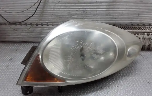 Nissan Note (E11) Headlight/headlamp 260109U100