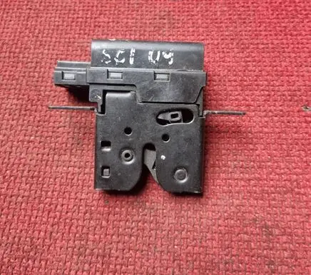 Renault Scenic I Tailgate/trunk/boot lock/catch/latch 7700430941 8200000894