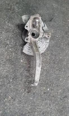 Mercedes-Benz R W251 Front wheel hub 06004602