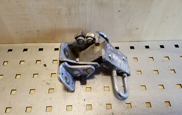 Audi A3 S3 8L Rear door lower hinge 4B0833412E
