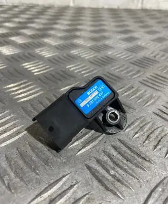 Mercedes-Benz E W211 Air pressure sensor 0281002437