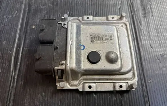 Hyundai i20 (PB PBT) Engine control unit/module 0261S10787 391F203GK0
