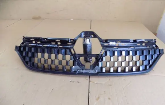 Renault Austral Front bumper upper radiator grill 622563643R