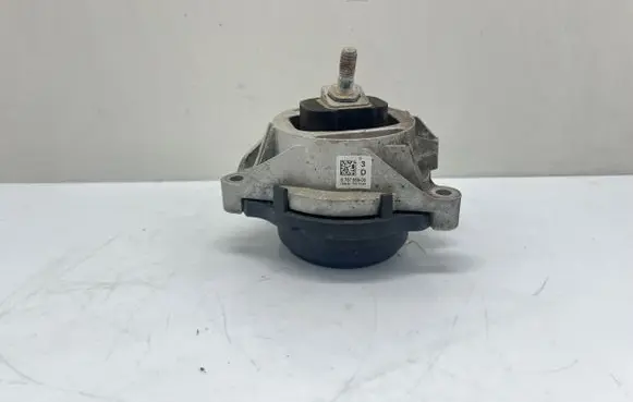 BMW 4 F32 F33 Engine mount bracket 6787668