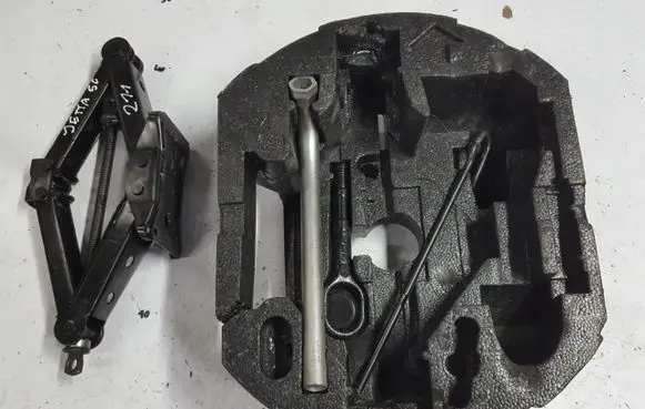 Volkswagen Jetta VI Glove box set 
