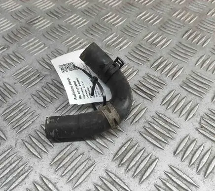Land Rover Discovery 5 Engine coolant pipe/hose