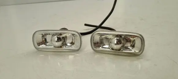 Audi A4 S4 B7 8E 8H Front fender indicator light