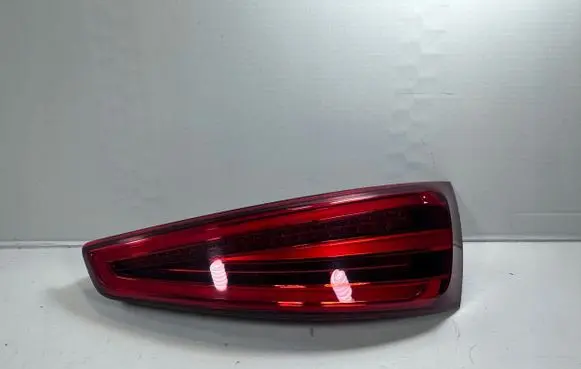 Audi Q3 8U Tailgate rear/tail lights
