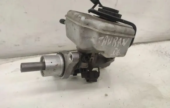 Volkswagen Touran I Master brake cylinder 1K1611301D