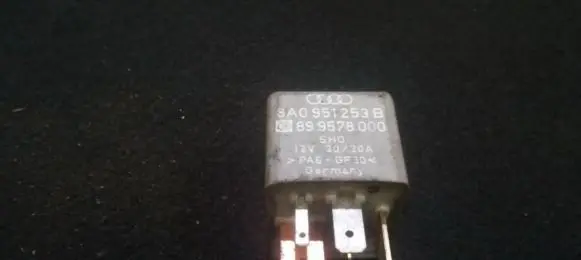 Audi A6 S6 C5 4B Other relay 8a0951253b