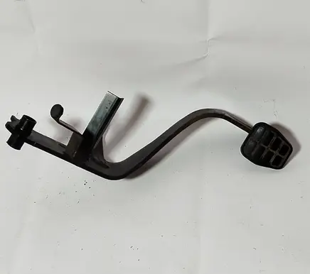Mitsubishi Colt Clutch pedal MR955197 1240013000 A4542900116