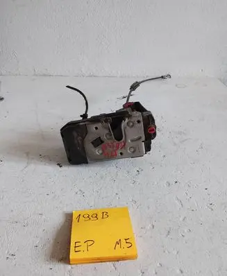 Opel Astra H Rear door lock 13128115