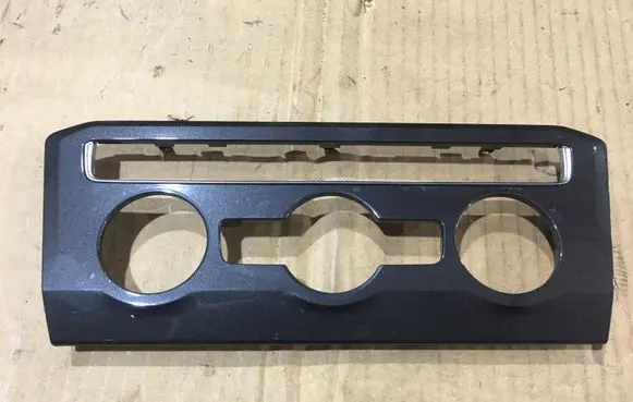 Volkswagen Tiguan Climate control/heater control trim 5NC820073A