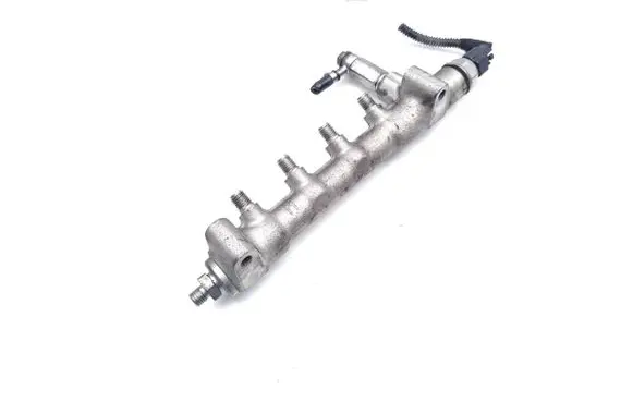 Opel Meriva B Fuel main line pipe 55PP0501