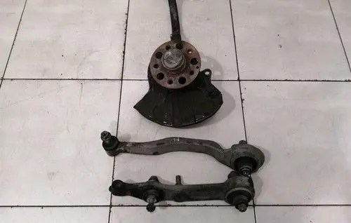 Mercedes-Benz CLS C219 Front wheel bearing hub A2113305120