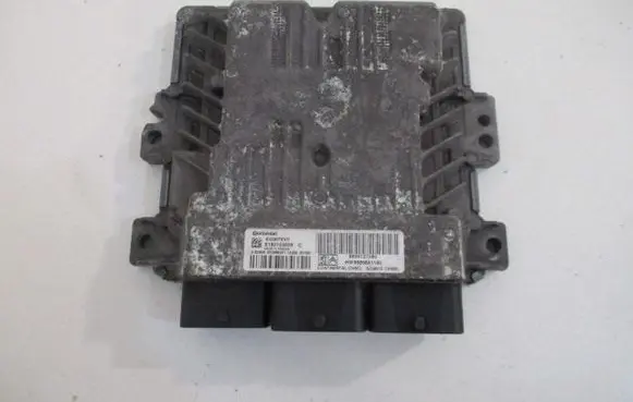 Peugeot 3008 I Engine control unit/module 9804127280