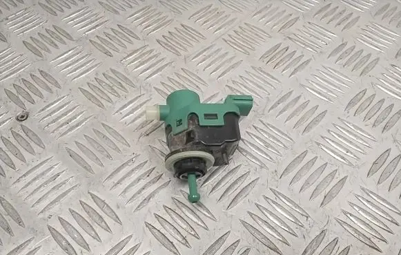 Headlight level adjustment motor