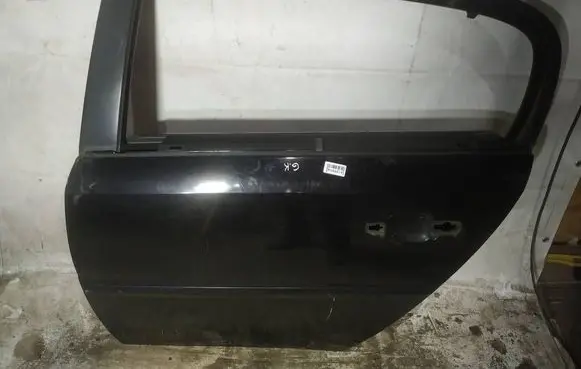 Opel Signum Rear door juodos