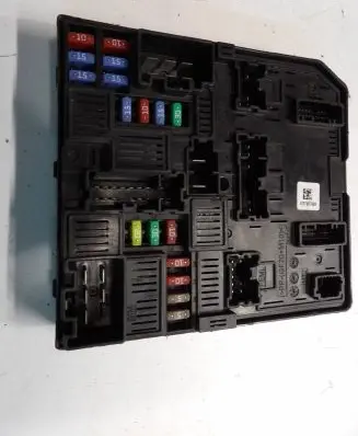 Renault Master III Fuse module 284B67853R 4297957689 5C0N11F10