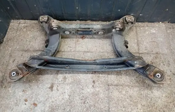 Mercedes-Benz E AMG W213 Front axle beam A2043520206