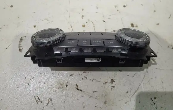 Mercedes-Benz GLK (X204) Climate control unit 2048300690