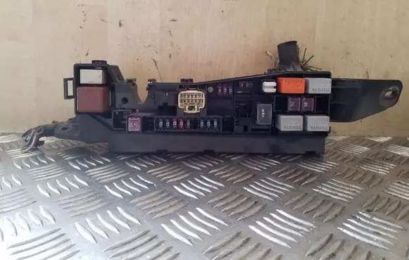 Toyota Corolla E120 E130 Fuse module