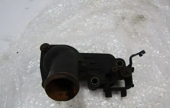 Ford Focus C-MAX Thermostat housing 