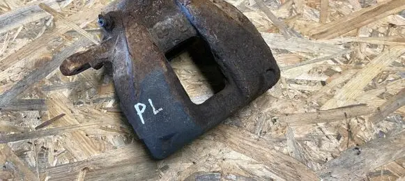 Honda CR-V Front brake caliper