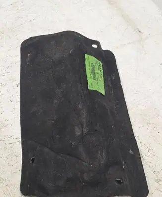 Volvo XC60 Heat shield in engine bay P31353956