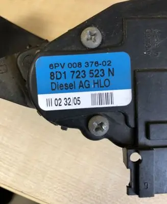 Skoda Superb B5 (3U) Accelerator throttle pedal 8D1723523N