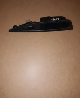 Nissan Qashqai Electric window control switch