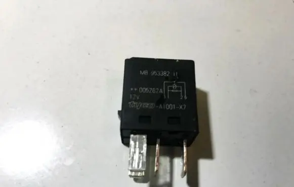 Mitsubishi Space Star Other relay mb953382 005626a