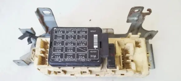 Mazda 323 Fuse box set OE23 BS07
