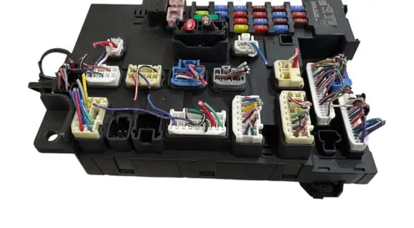 Mitsubishi Outlander Fuse module 8637B680 C8637011A C8637011S