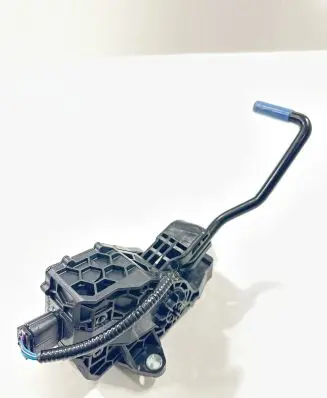 Accelerator throttle pedal