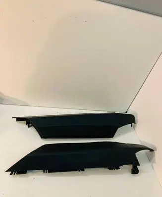 Mercedes-Benz C W205 (B) pillar trim (top)