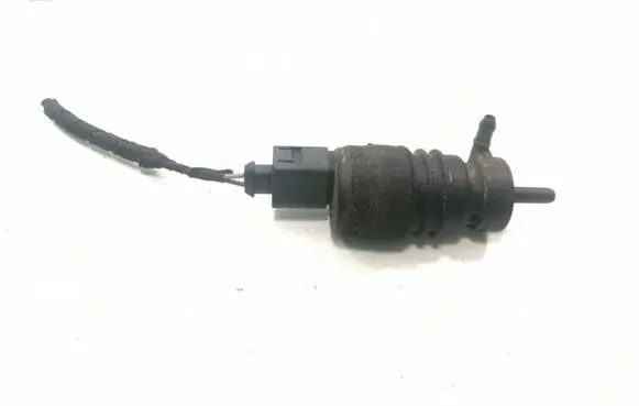 Audi A8 S8 D3 4E Windscreen/windshield washer pump 1J0973722