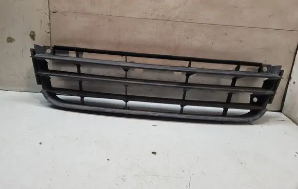 Volkswagen Touran I Front bumper lower grill 1T0853677