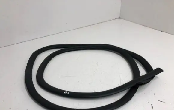 Rubber seal rear door