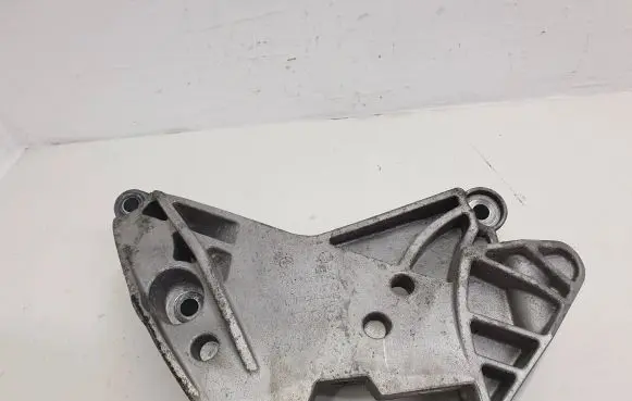 Audi TT TTS RS Mk3 8S Engine mounting bracket 06J199207P