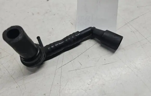 Audi A8 S8 D2 4D Vacuum line/pipe/hose 7M3611931L
