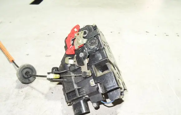 Audi A4 S4 B6 8E 8H Rear door lock 8E0839016C