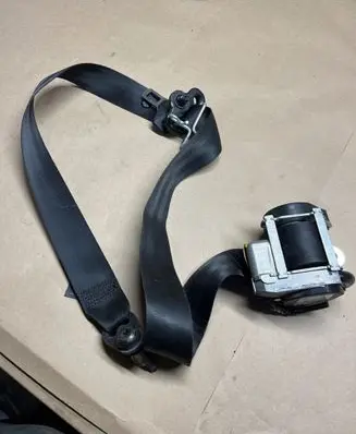 Ford Focus Front seatbelt 617232000 006r000