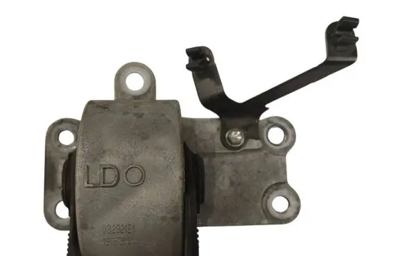 Toyota Camry VIII XV70 Engine mounting bracket