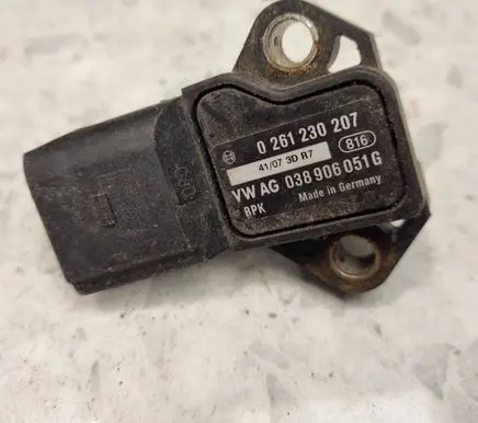 Volkswagen Touran II Air pressure sensor 038906051G 0261230207