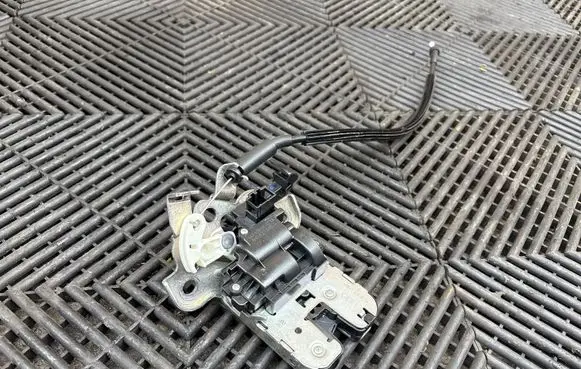 Audi A8 S8 D4 4H Tailgate/trunk/boot lock/catch/latch 4H0827505A 1434011407