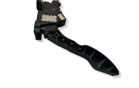 Toyota Avensis T270 Accelerator throttle pedal 7811002020
