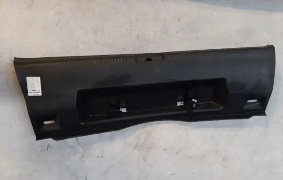 Trunk/boot sill cover protection
