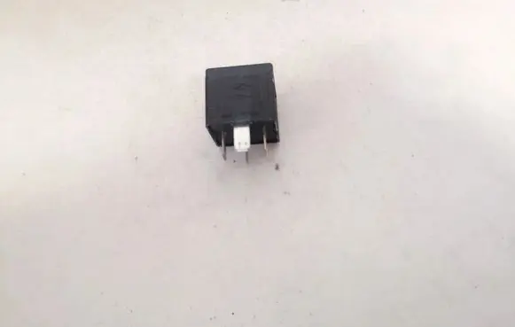 Audi A6 S6 C6 4F Other relay 8k0951253 v23136-b6-x72
